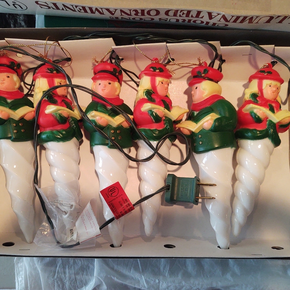 TWO SETS Vintage Chorus Cone Christmas illuminated ornaments BENEFITS CHARITY.